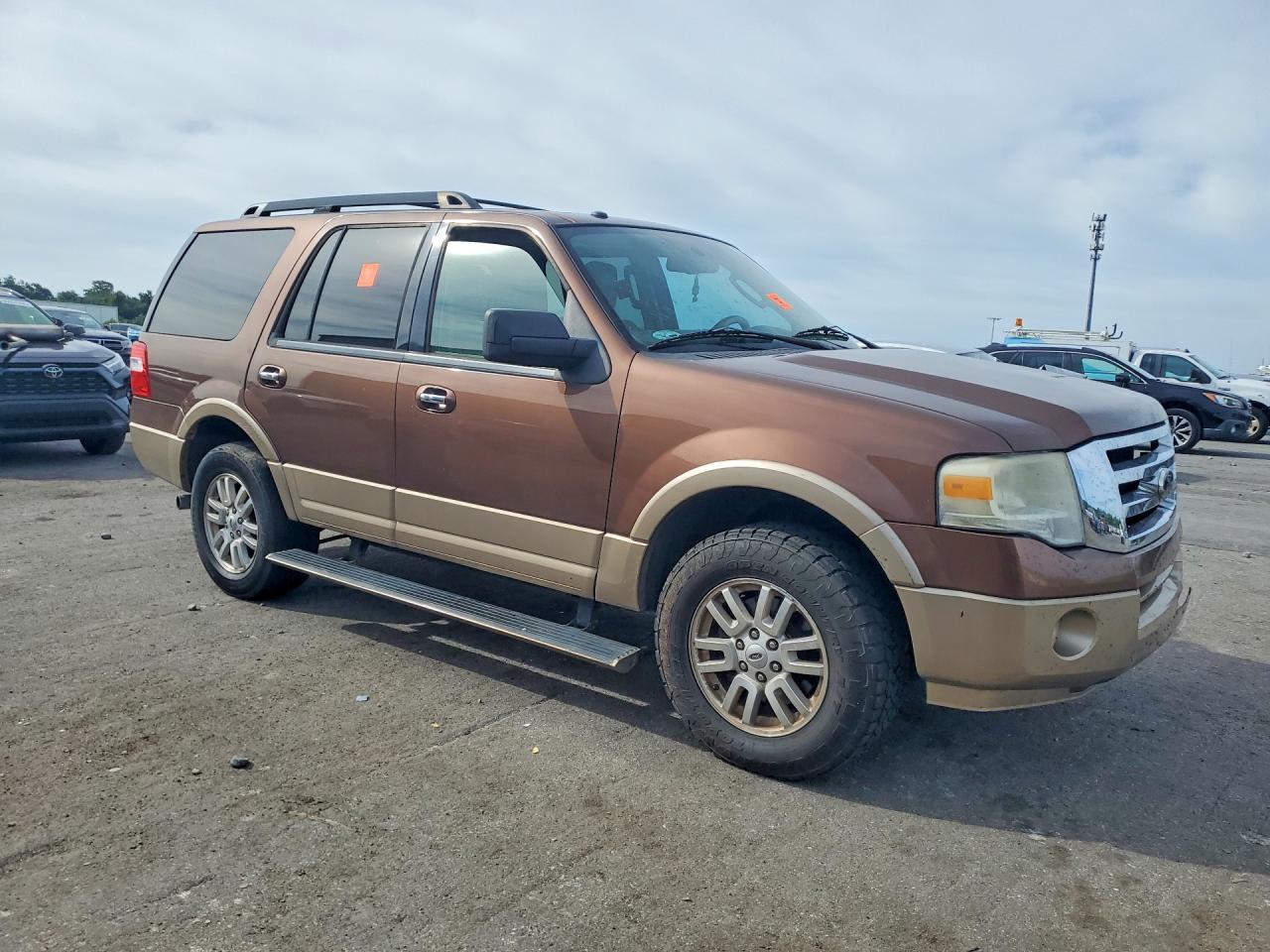 2012 Ford Expedition Xlt - Фото 4