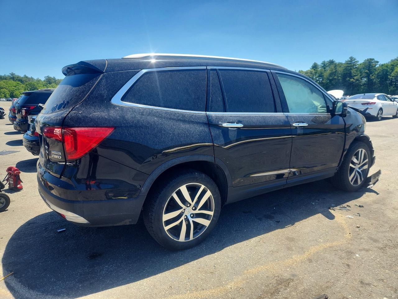 2016 Honda Pilot Touring - Image 3