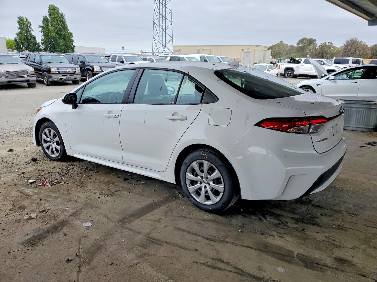 2021 Toyota Corolla Le - Фото 2