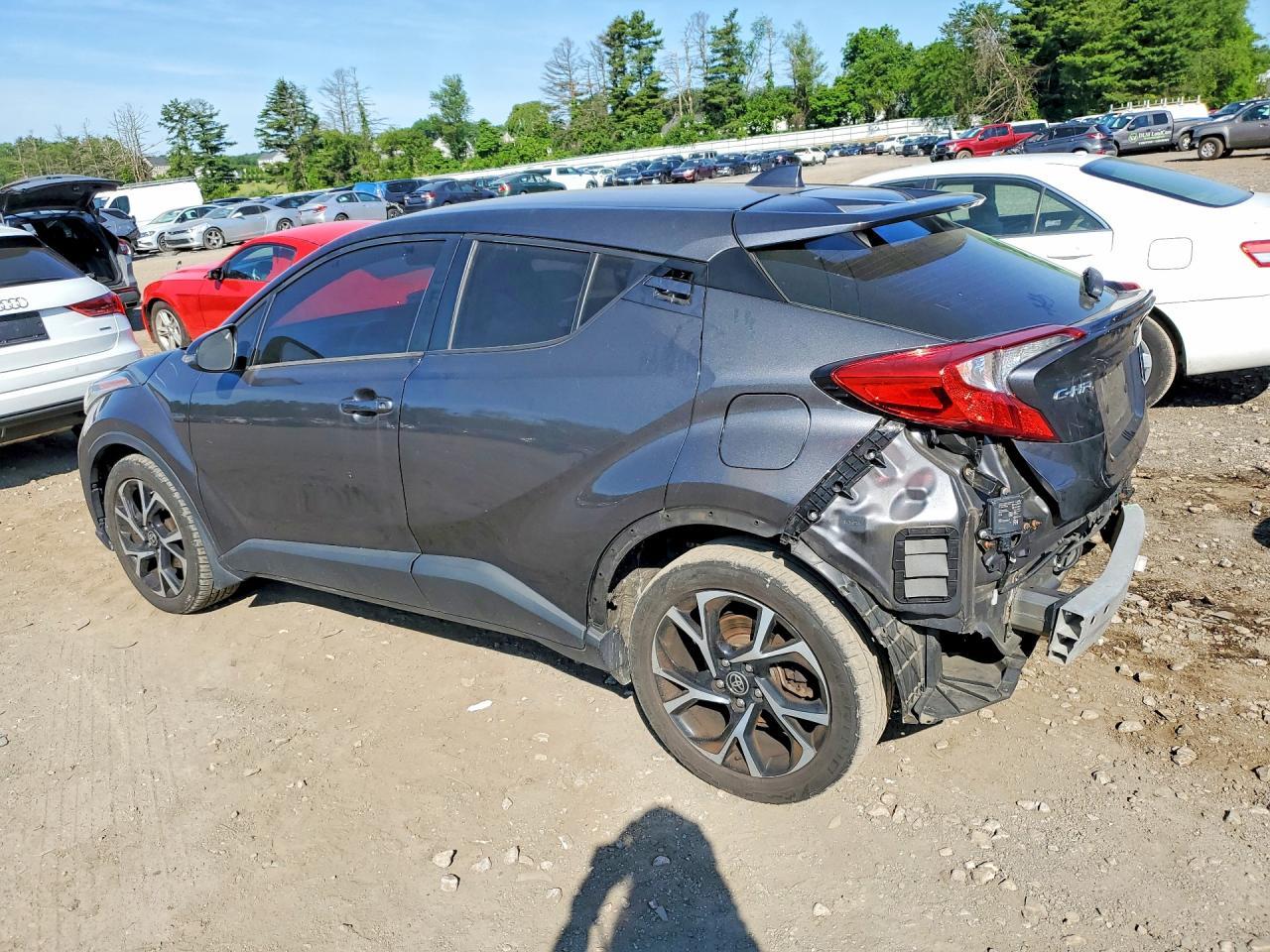 2020 Toyota C-Hr Xle - Image 2