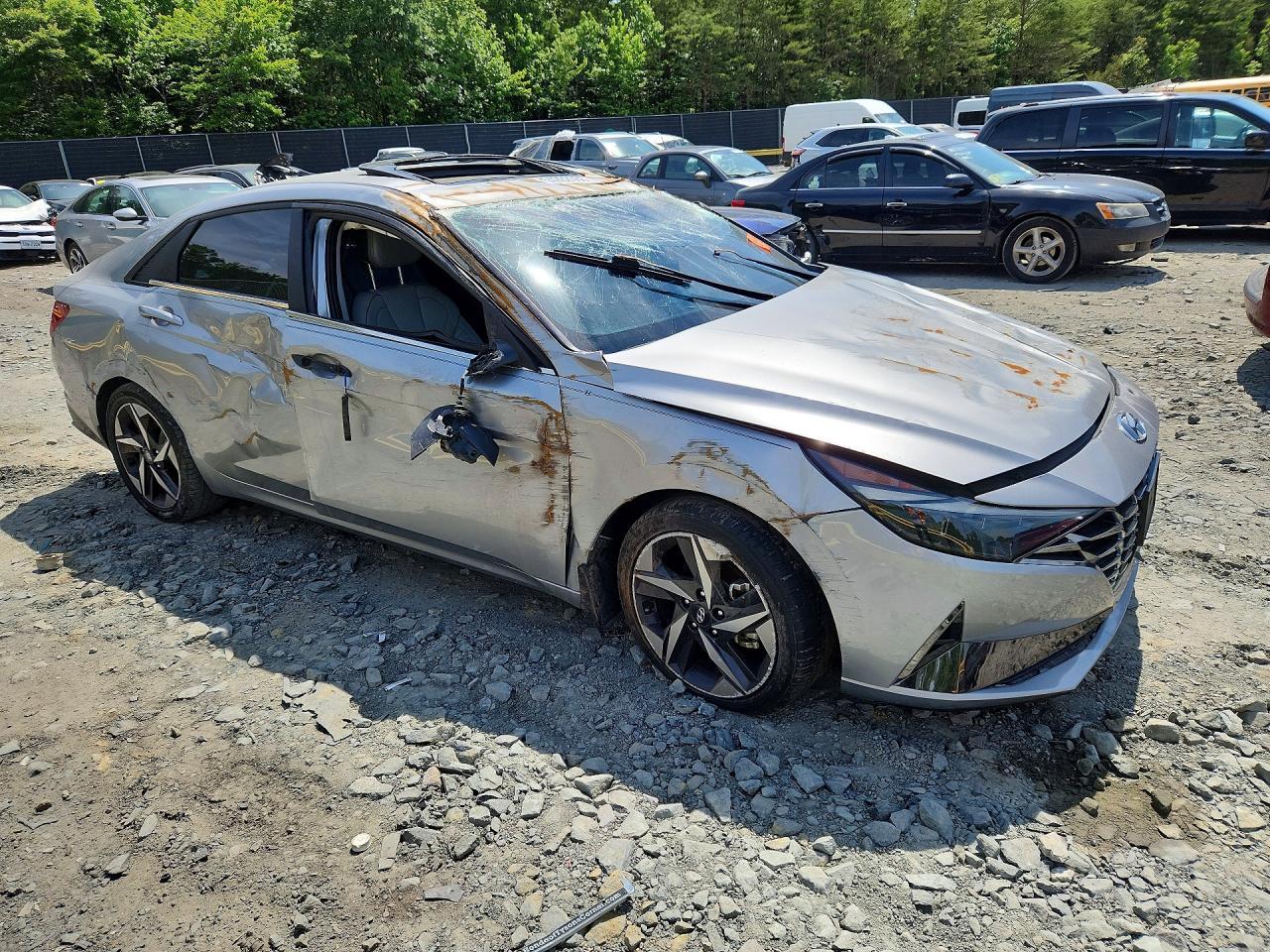 2023 Hyundai Elantra Limited - Image 4