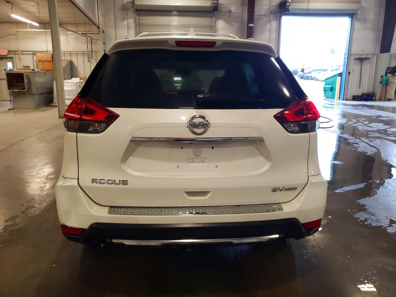 2017 Nissan Rogue Sv - Image 6