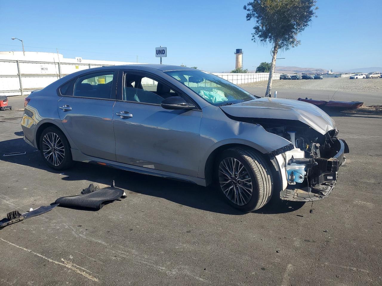 2023 Kia Forte Gt Line - Фото 4