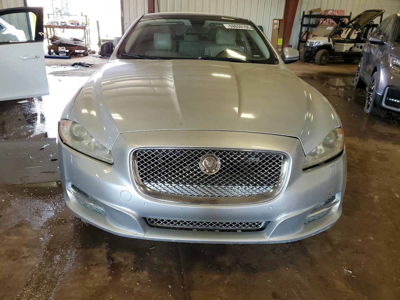 2011 Jaguar Xj - Image 5