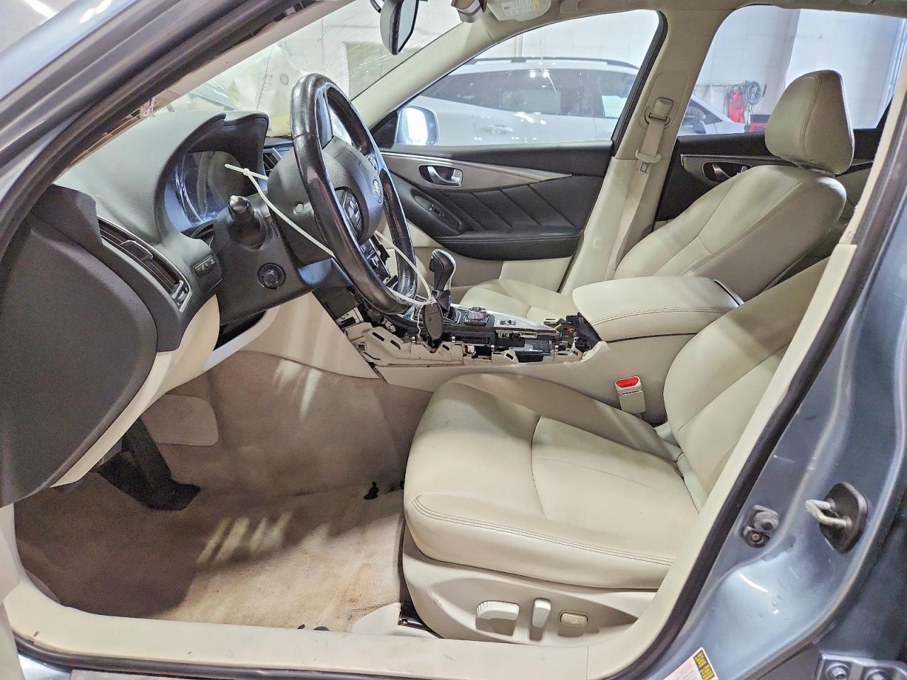 2016 Infiniti Q50 3.0T Premium - Фото 7