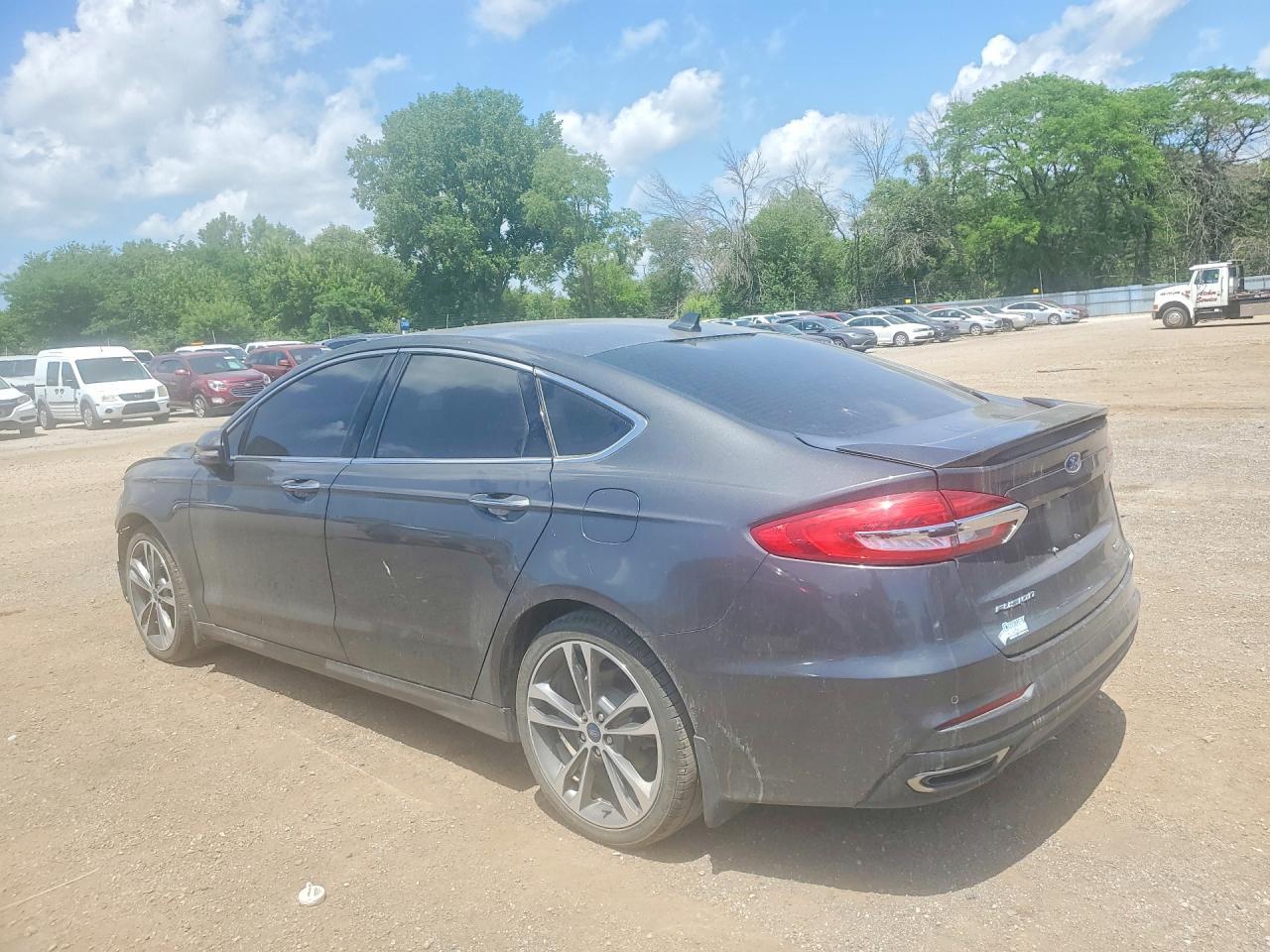 2019 Ford Fusion - Фото 2