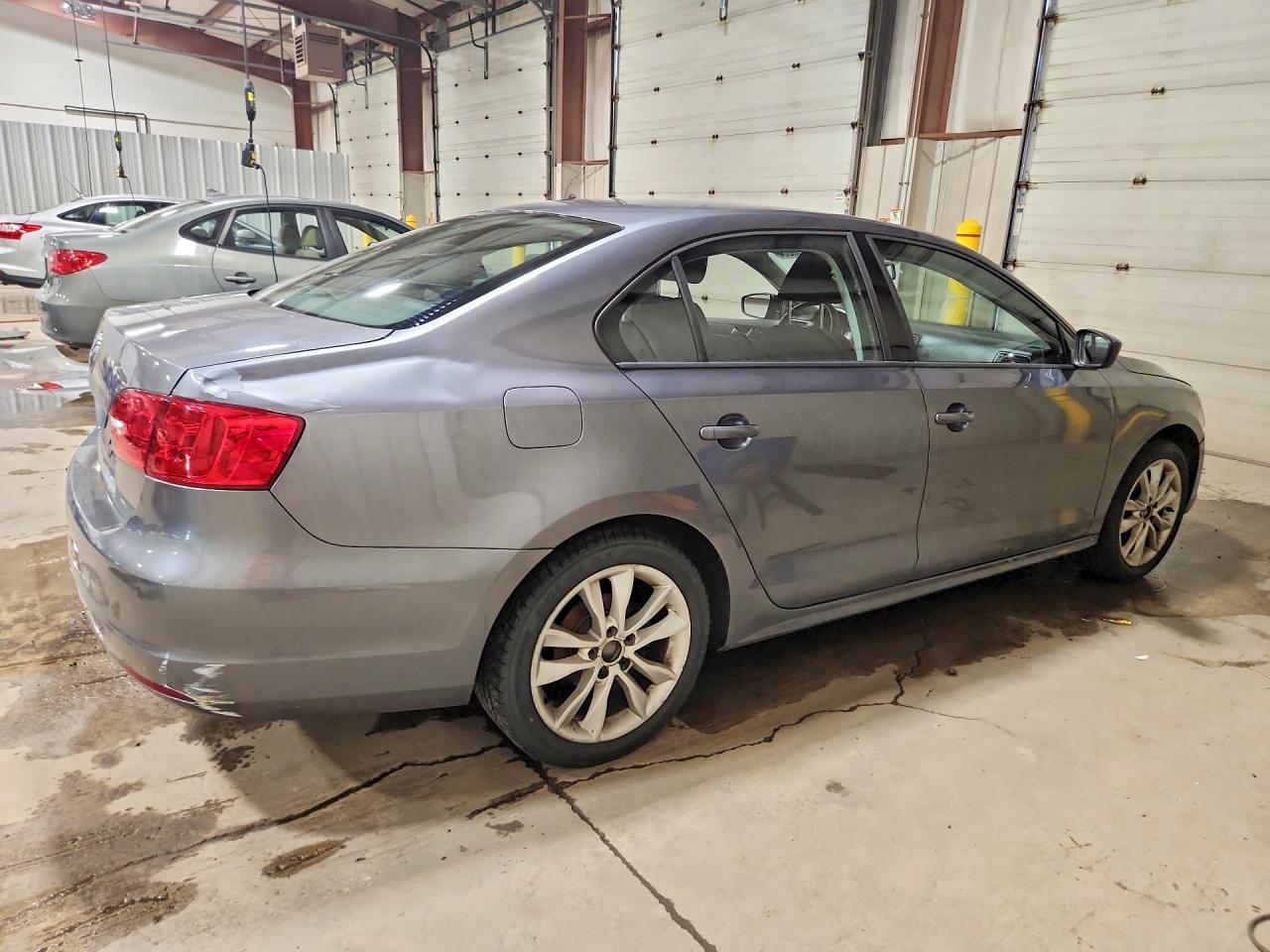 2014 Volkswagen Jetta Base - Image 3