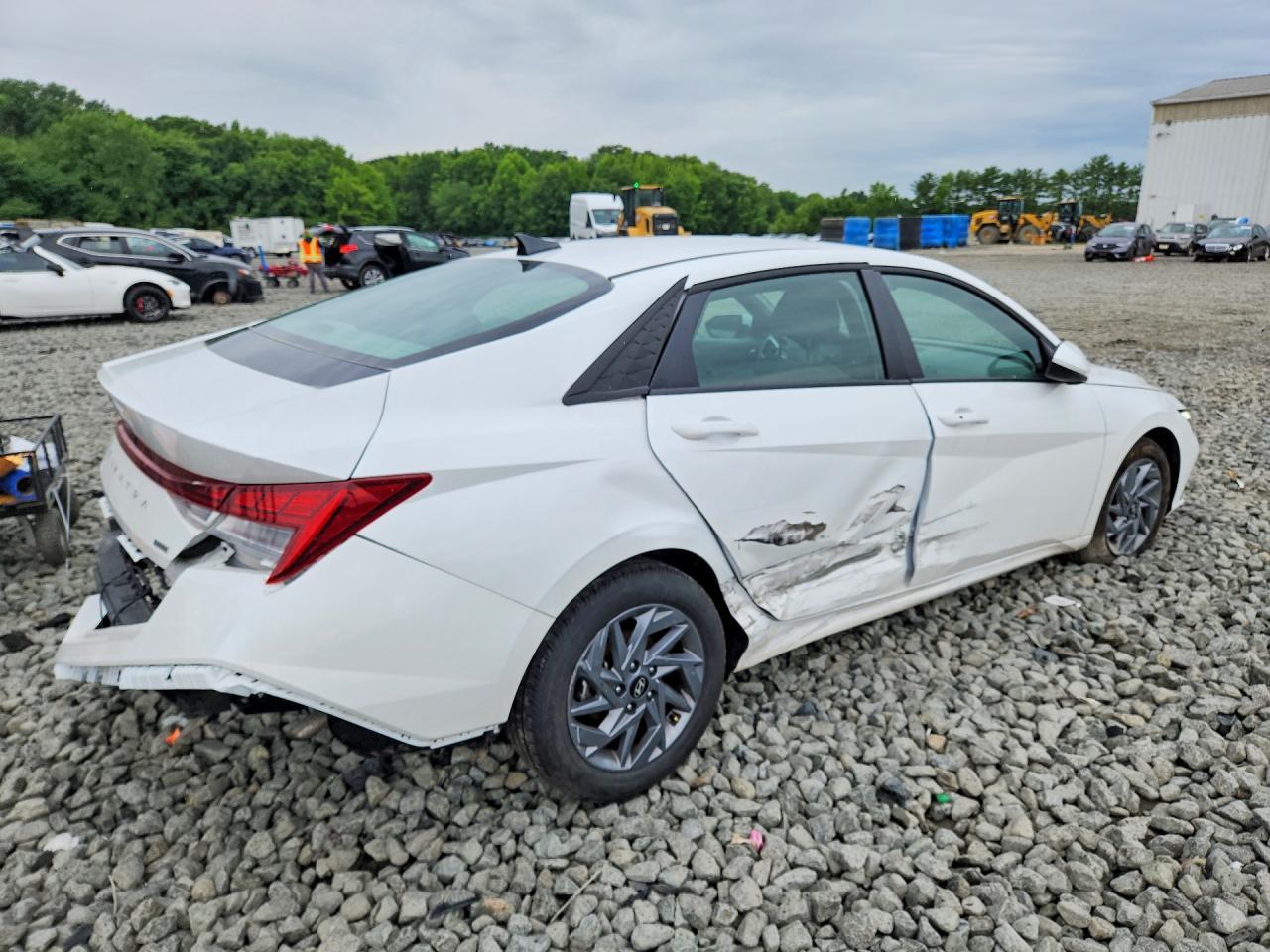 2025 Hyundai Elantra Hybrid Blue - Image 3