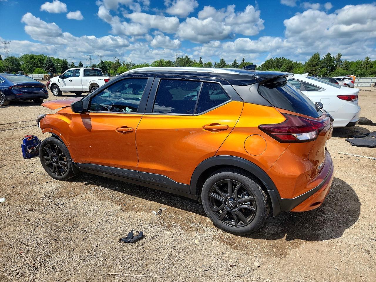 2022 Nissan Kicks Sv - Image 2