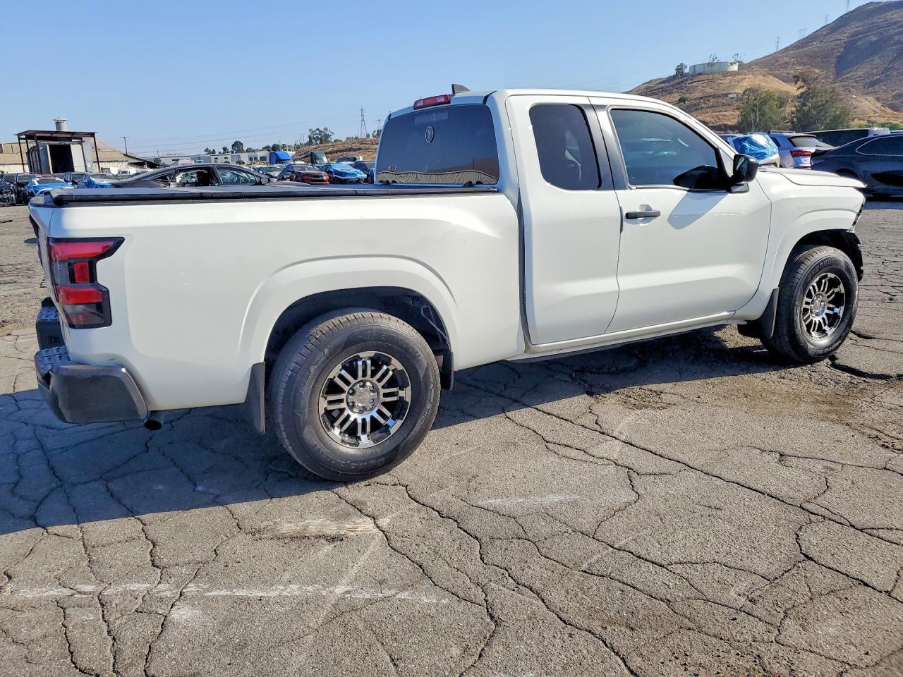 2024 Nissan Frontier S - Фото 3
