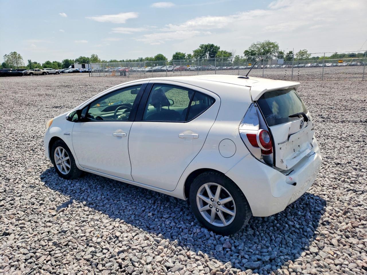 2012 Toyota Prius C Three - Фото 2