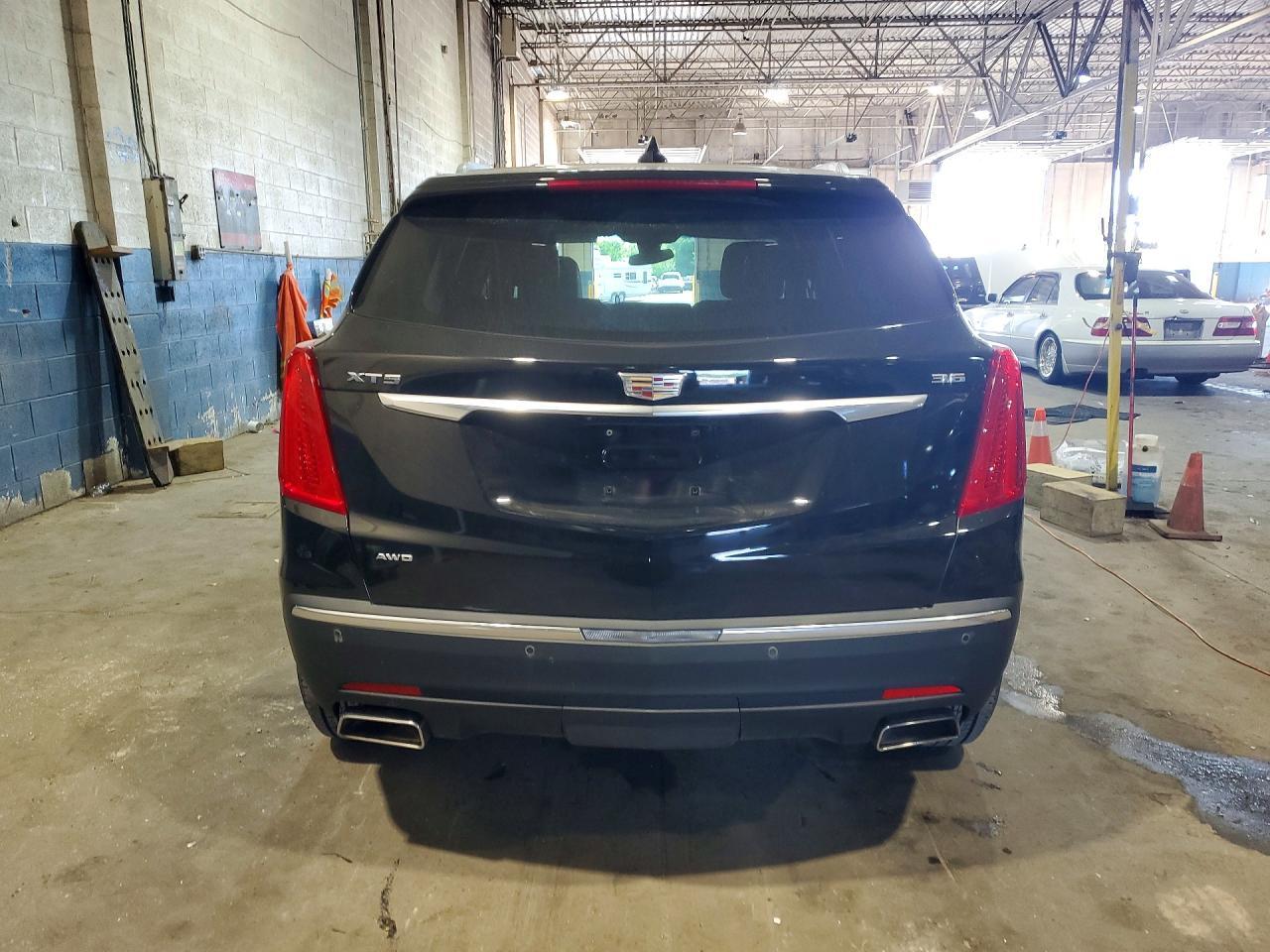 2017 Cadillac Xt5 Luxury - Image 6