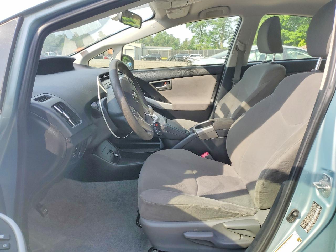 2012 Toyota Prius Two - Фото 7