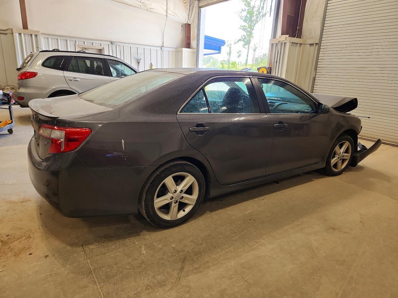 2013 Toyota Camry Se - Image 3