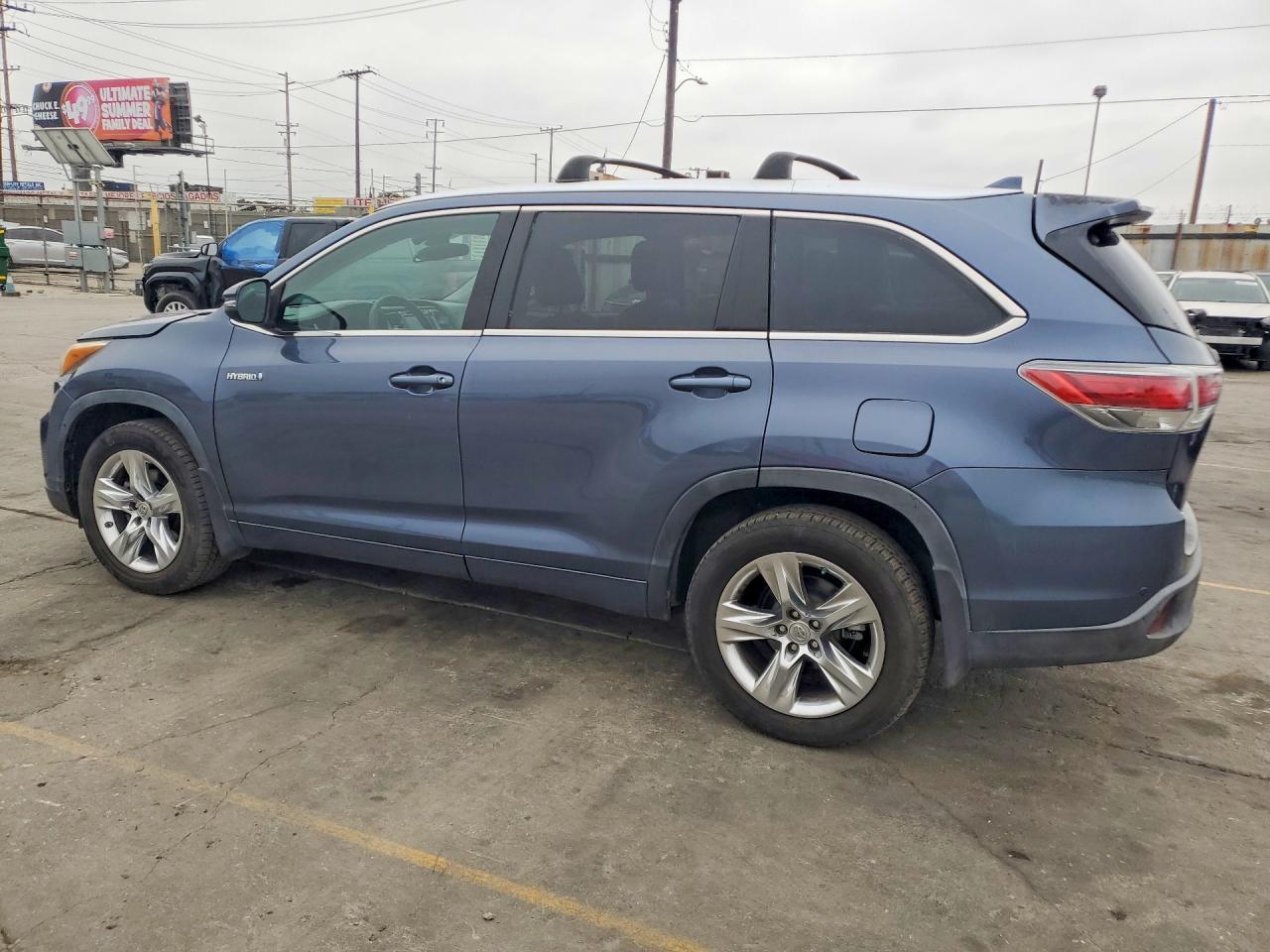 2014 Toyota Highlander Hybrid Limited Platinum - Image 2