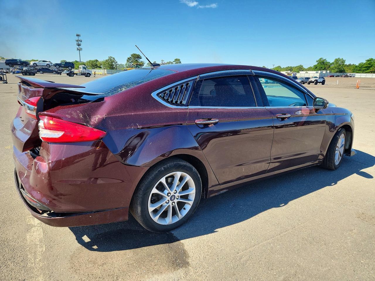 2018 Ford Fusion Titanium/Platinum Hev - Image 3