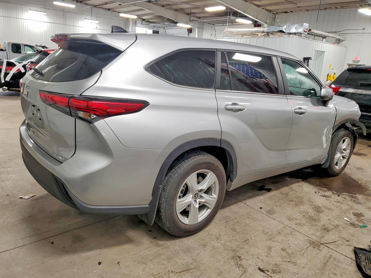2024 Toyota Highlander Le - Фото 3