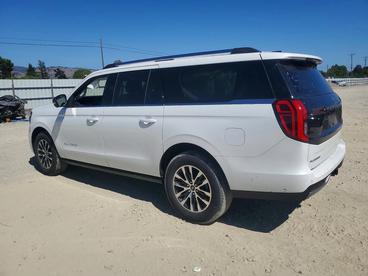 2025 Ford Expedition Max Platinum - Image 2