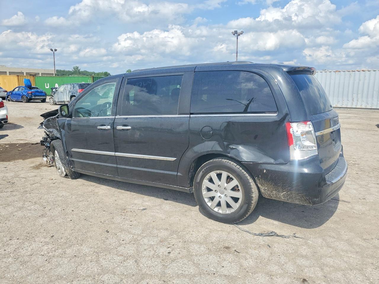 2012 Chrysler Town & Country Touring L - Image 2
