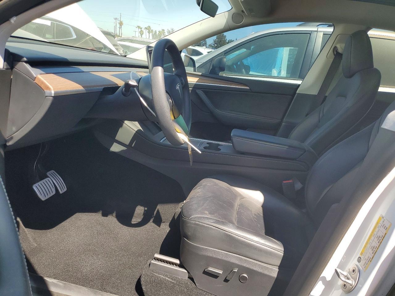 2023 Tesla Model Y - Image 7