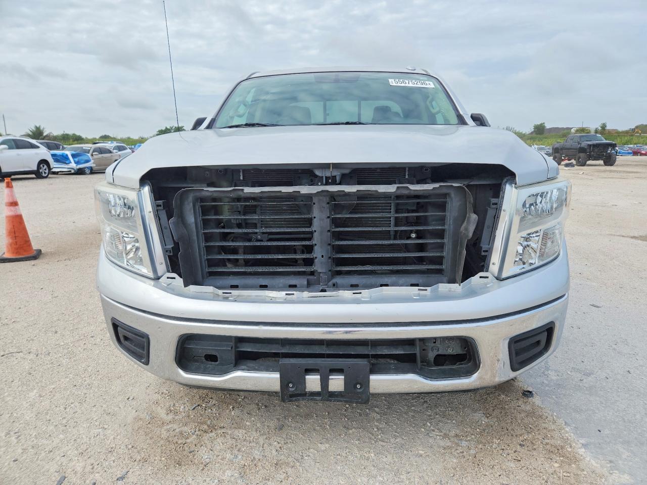 2017 Nissan Titan S - Фото 5