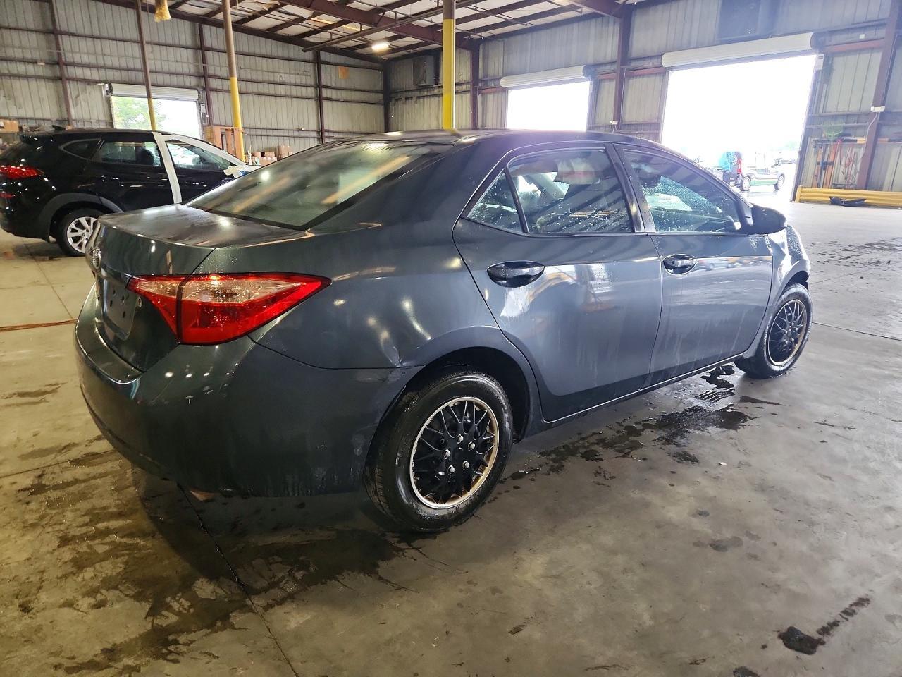 2017 Toyota Corolla L - Фото 3
