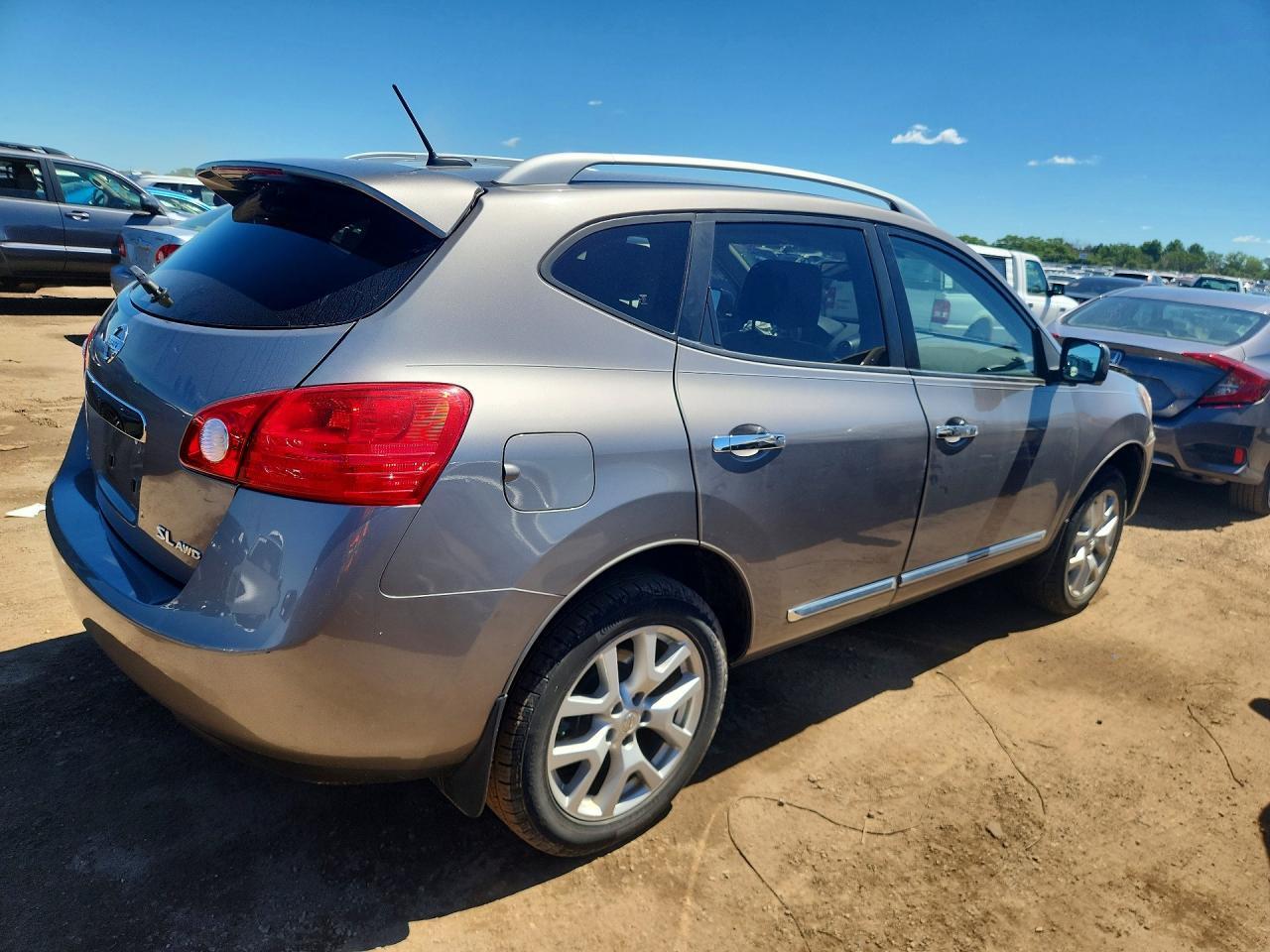 2012 Nissan Rogue S - Фото 3