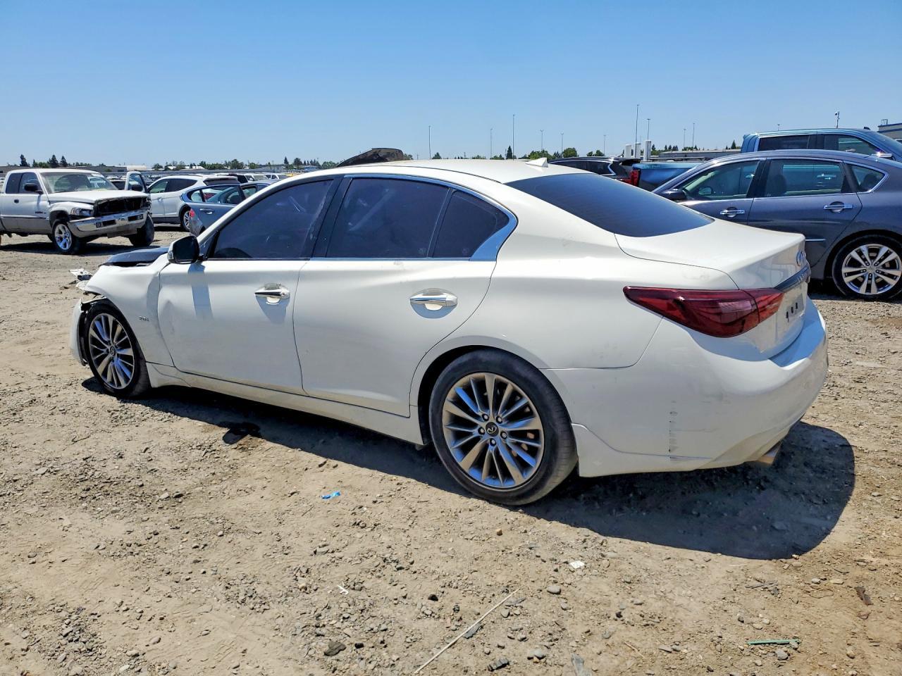 2019 Infiniti Q50 3.0T Luxe - Фото 2