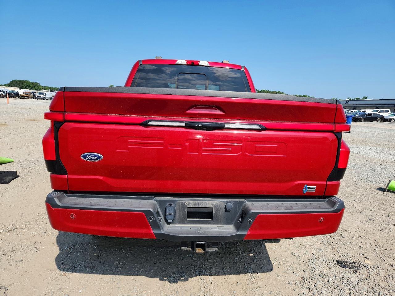 2022 Ford F150 Lightning Pro - Фото 6
