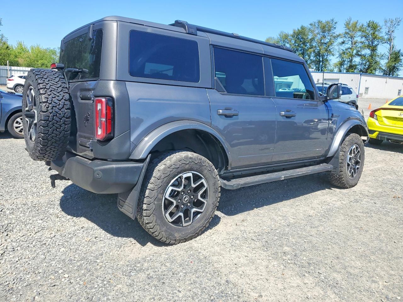 2023 Ford Bronco Base - Image 3