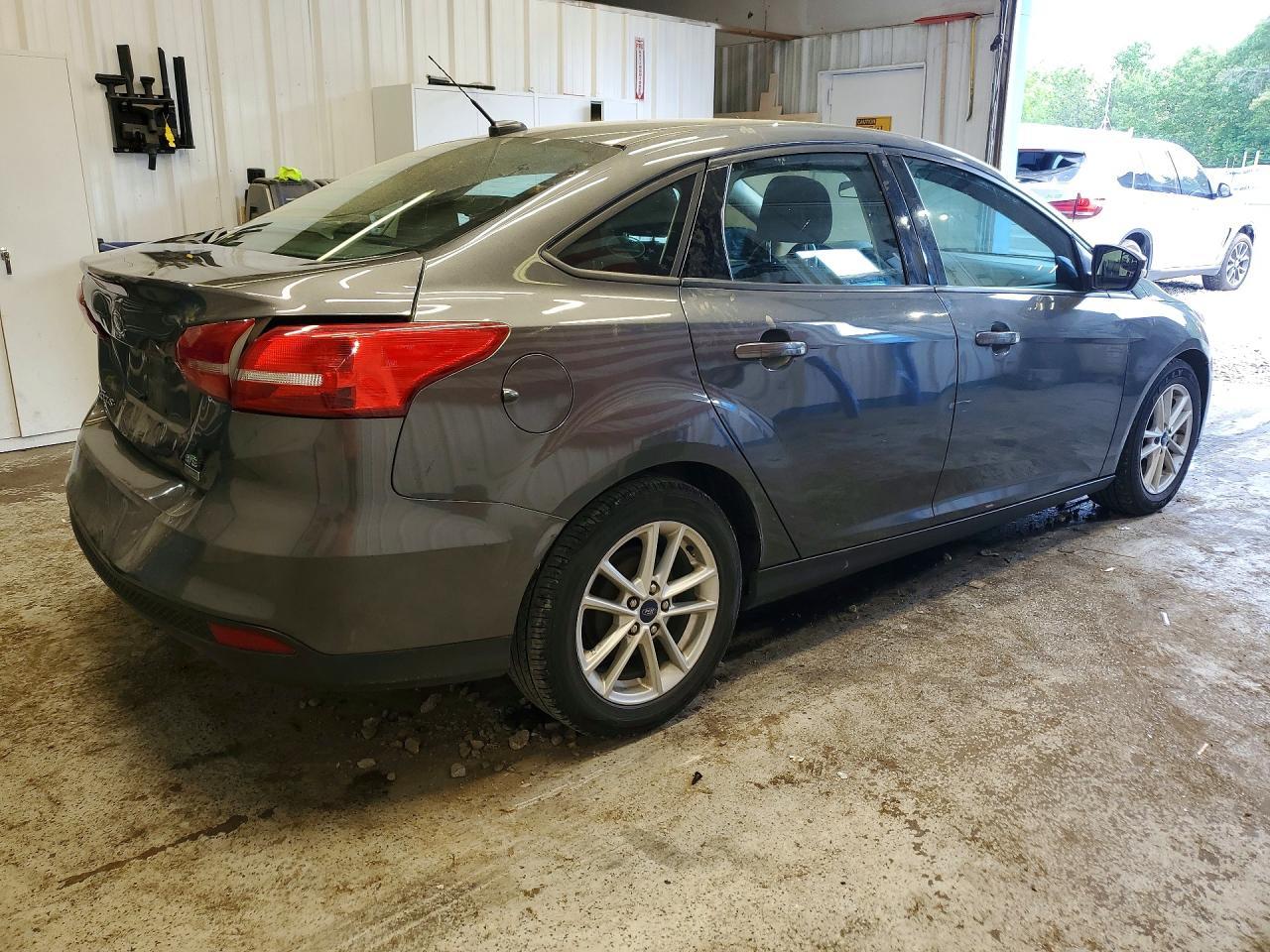 2016 Ford Focus Se - Фото 3