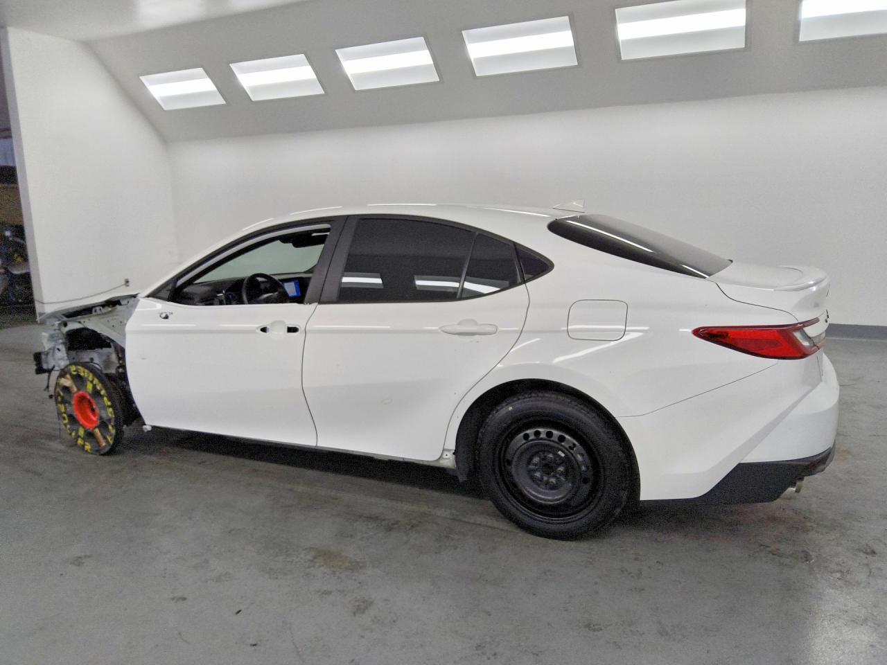 2025 Toyota Camry Se - Фото 2
