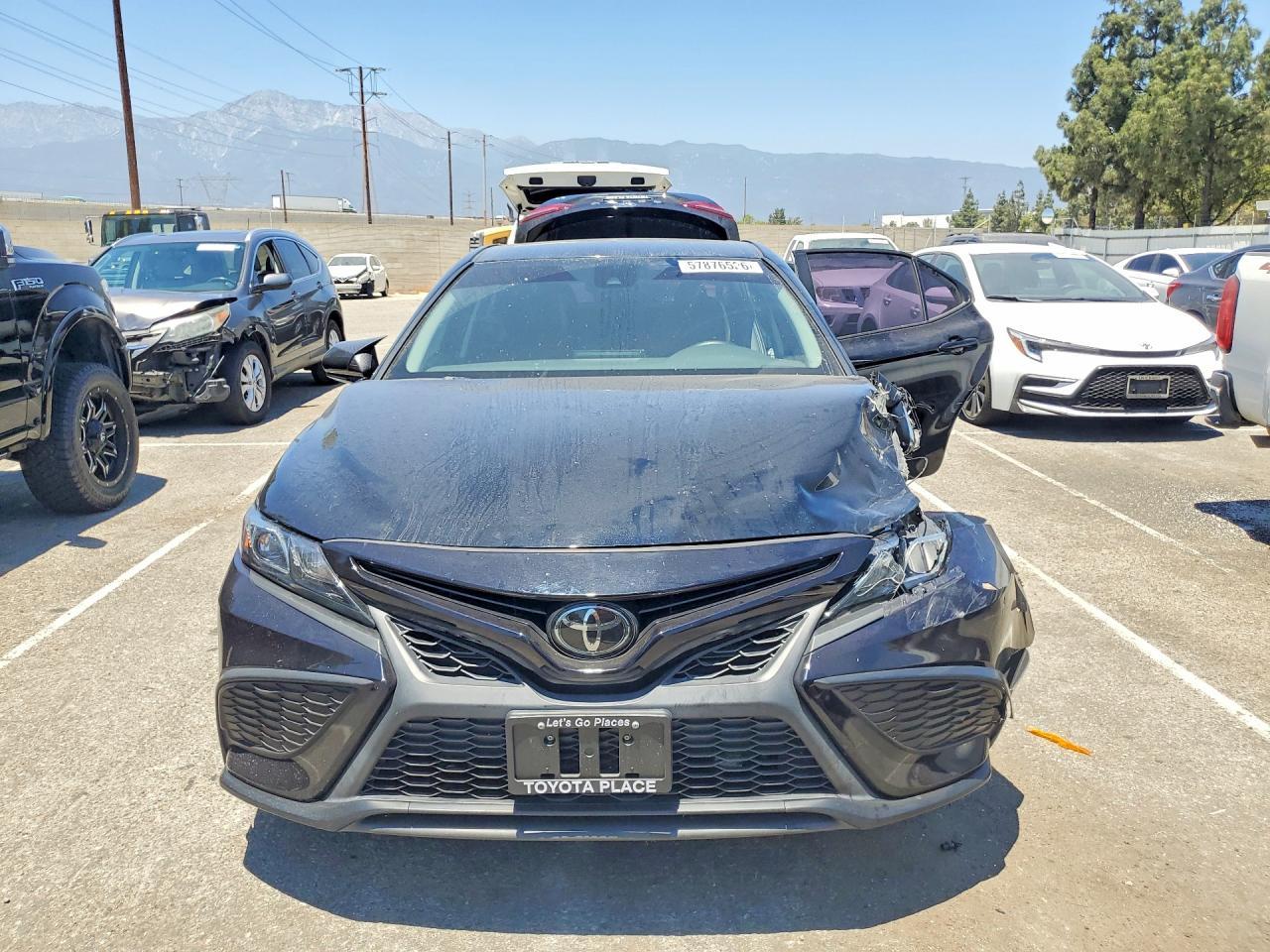 2023 Toyota Camry Se - Image 5