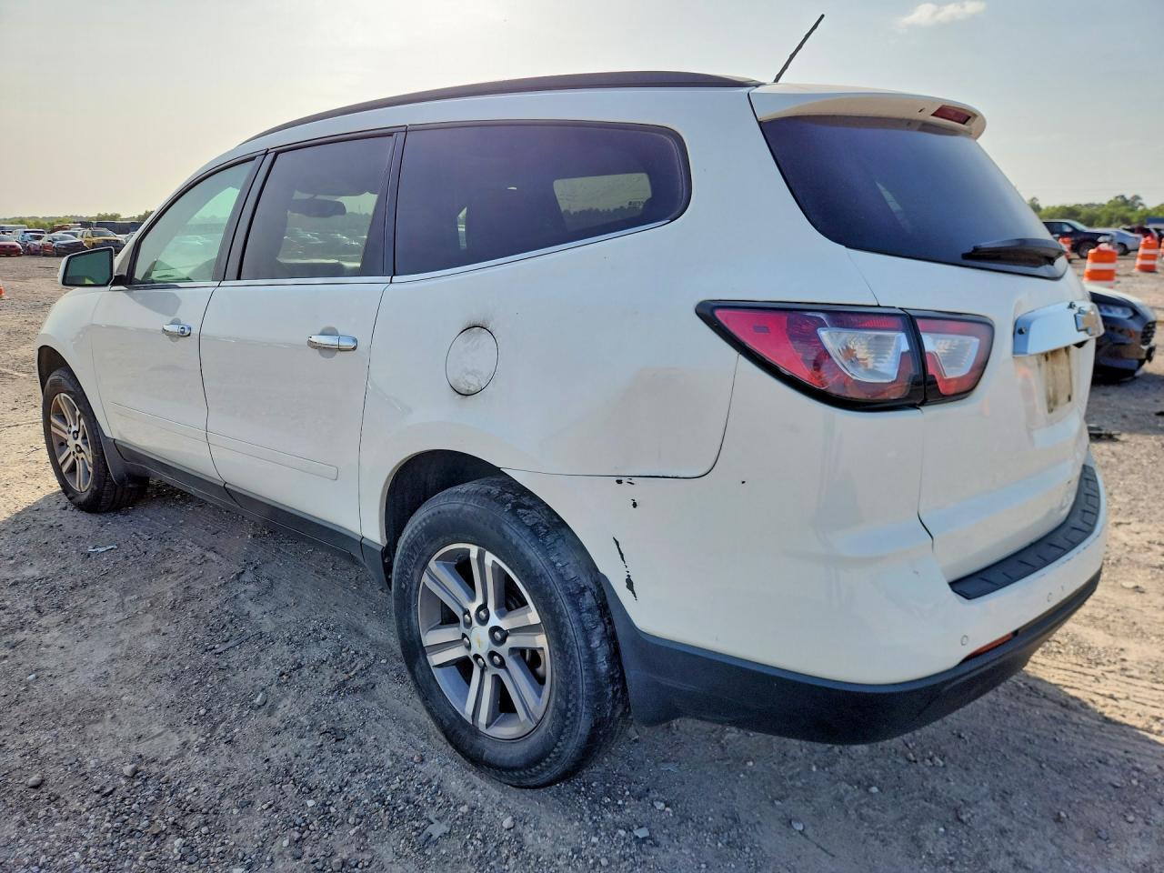 2015 Chevrolet Traverse Lt - Image 2