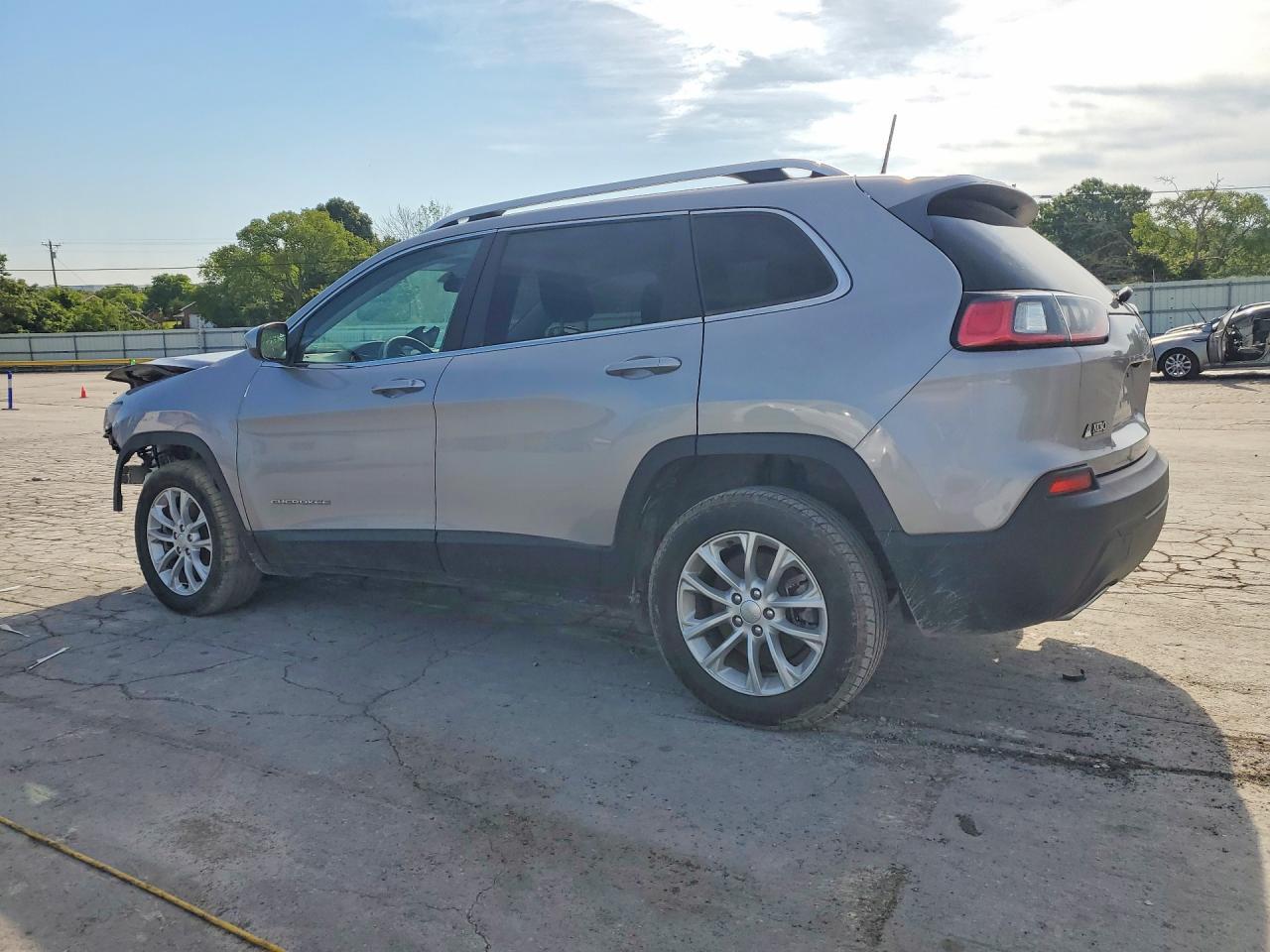 2019 Jeep Cherokee Latitude - Фото 2
