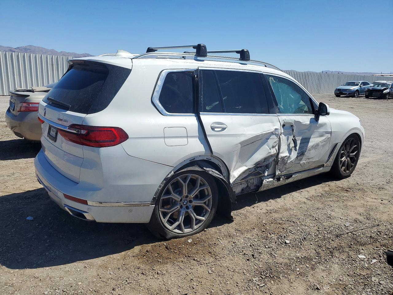 2022 BMW X7 xDrive40I - Фото 3