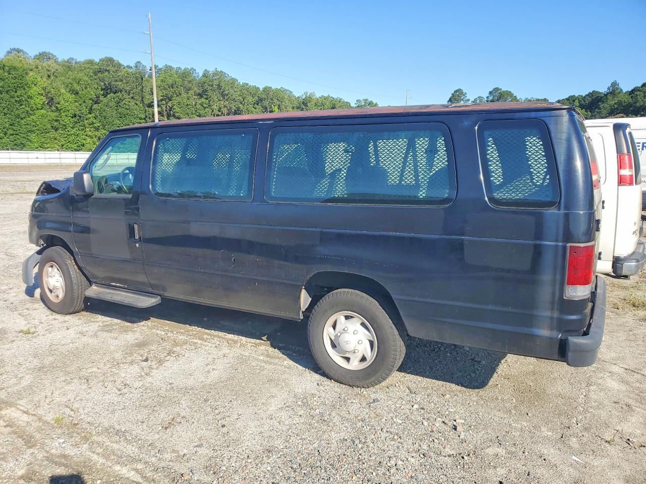 2008 Ford E350 Econo - Image 2