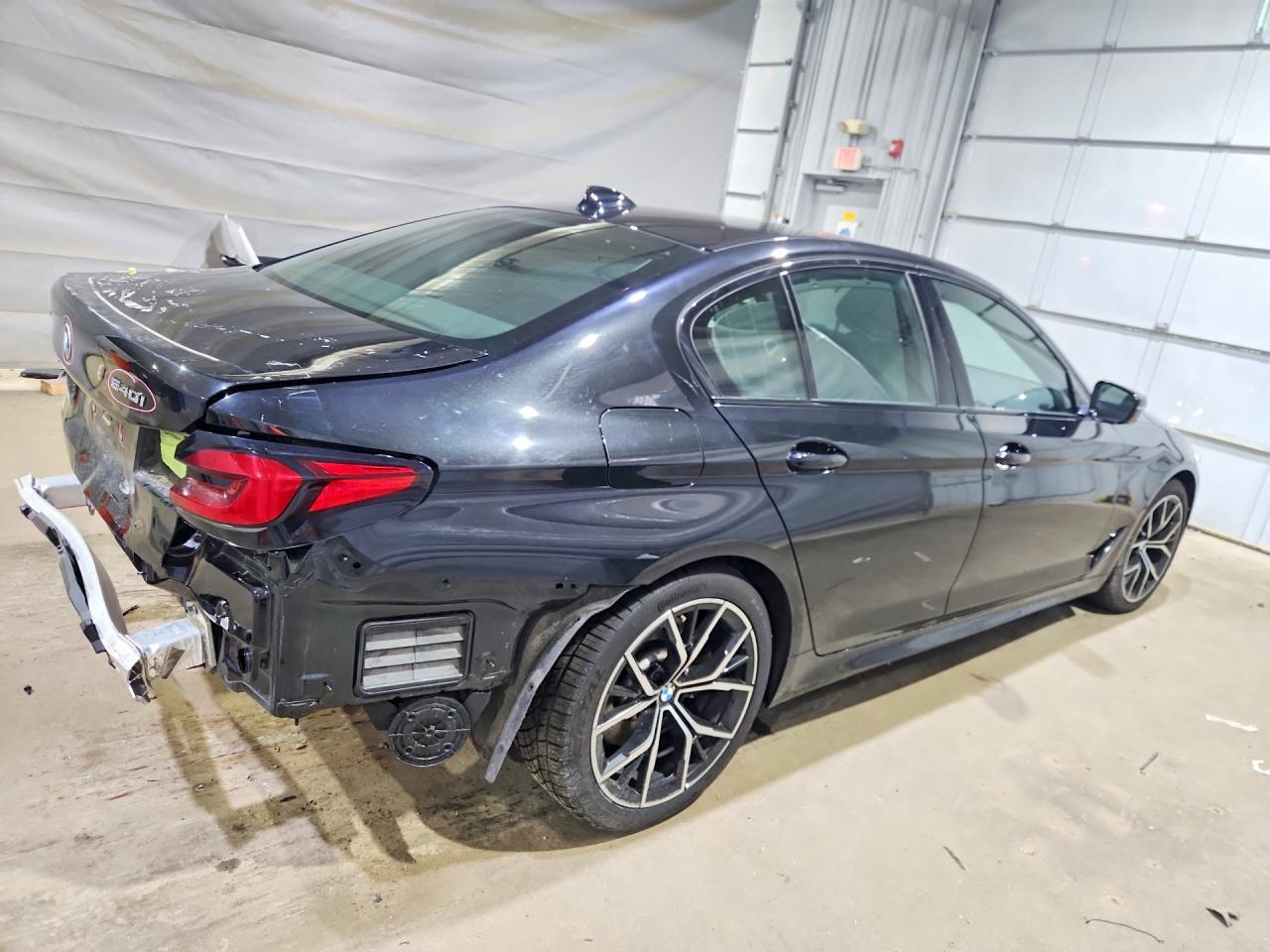 2021 BMW 540 Xi - Image 3