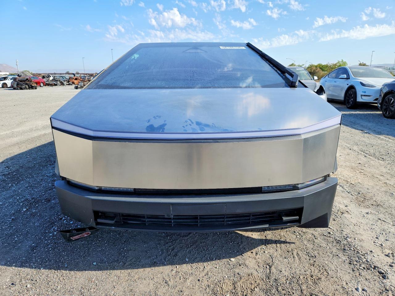 2024 Tesla Cybertruck - Image 5