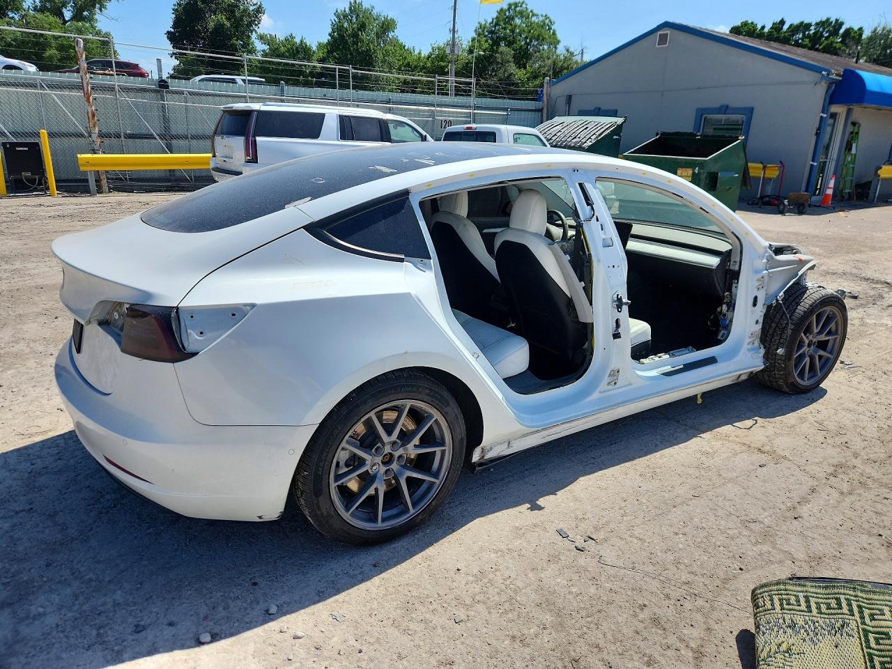 2021 Tesla Model 3 - Фото 3