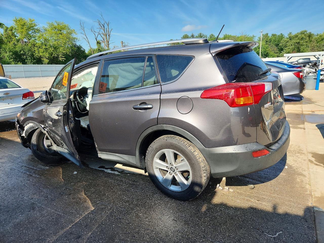 2015 Toyota Rav4 Xle - Image 2