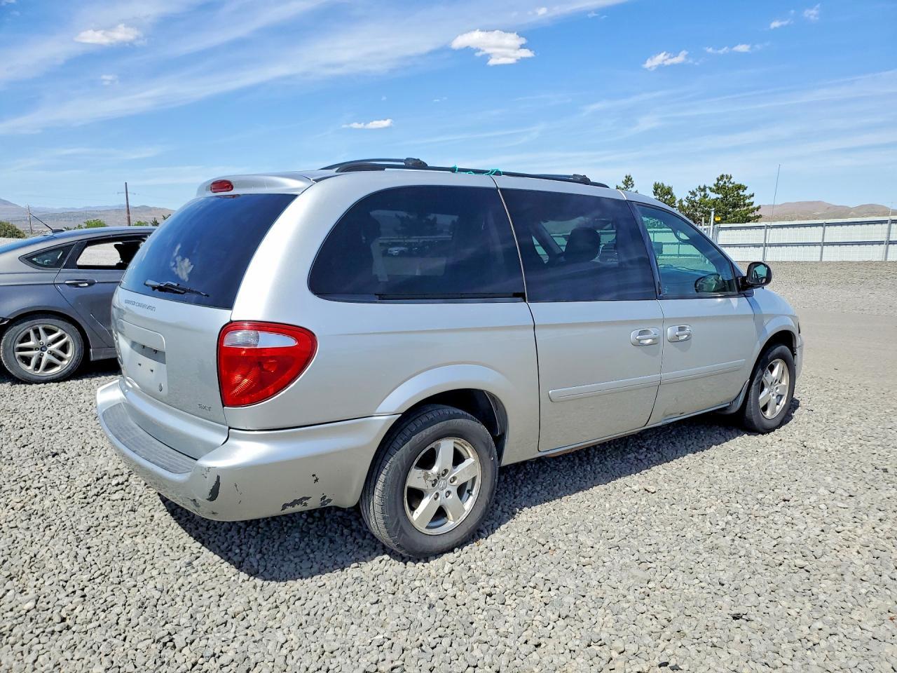 2006 Dodge Grand Caravan Sxt - Фото 3
