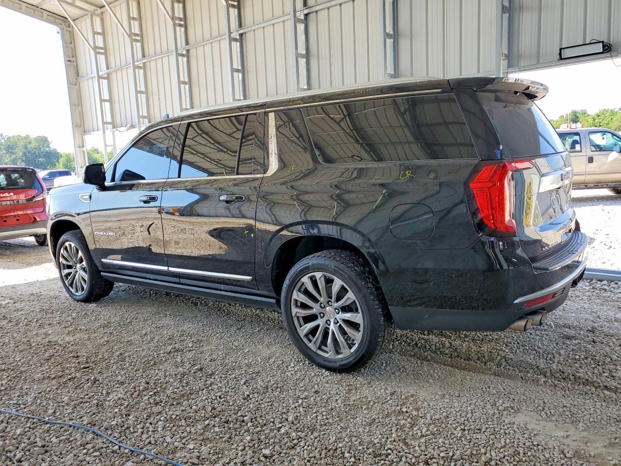 2022 GMC Yukon Xl Denali - Фото 2