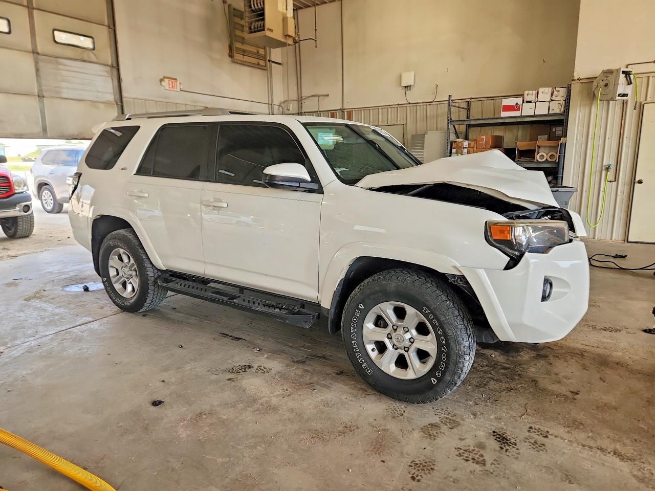 2014 Toyota 4Runner Sr5 - Image 4