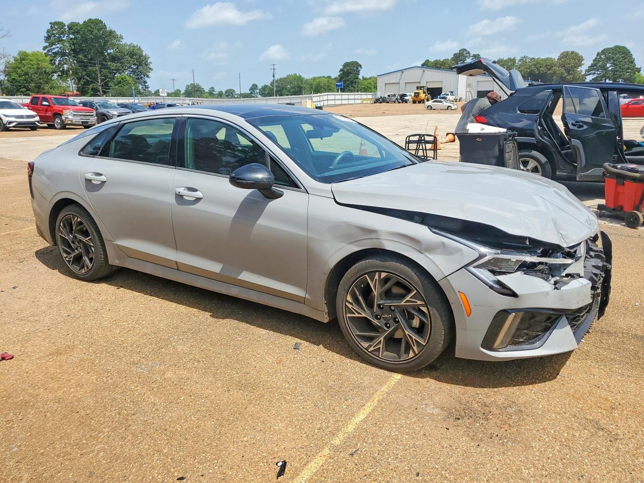 2025 Kia K5 Gt Line - Image 4