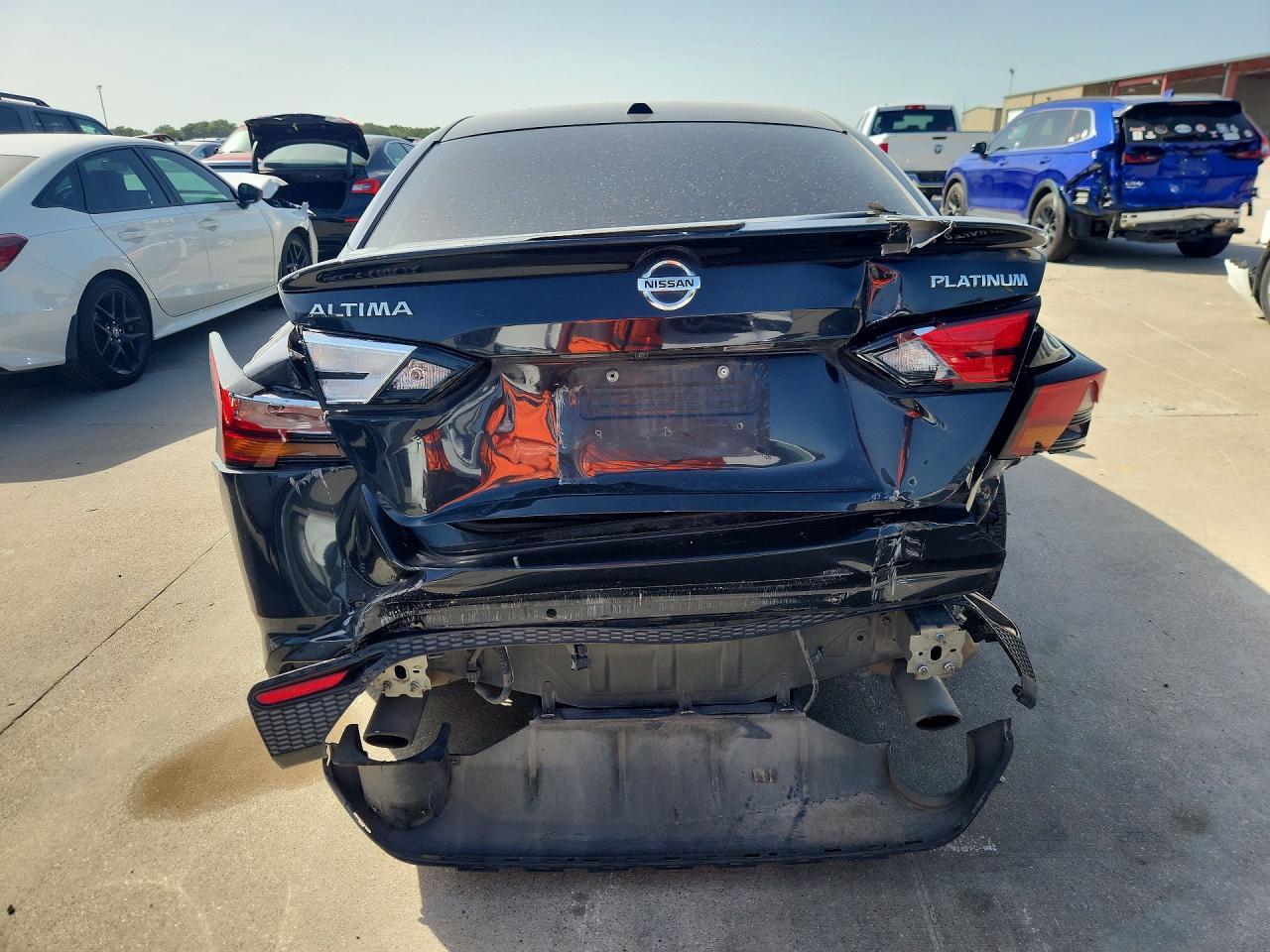 2019 Nissan Altima Platinum - Image 6