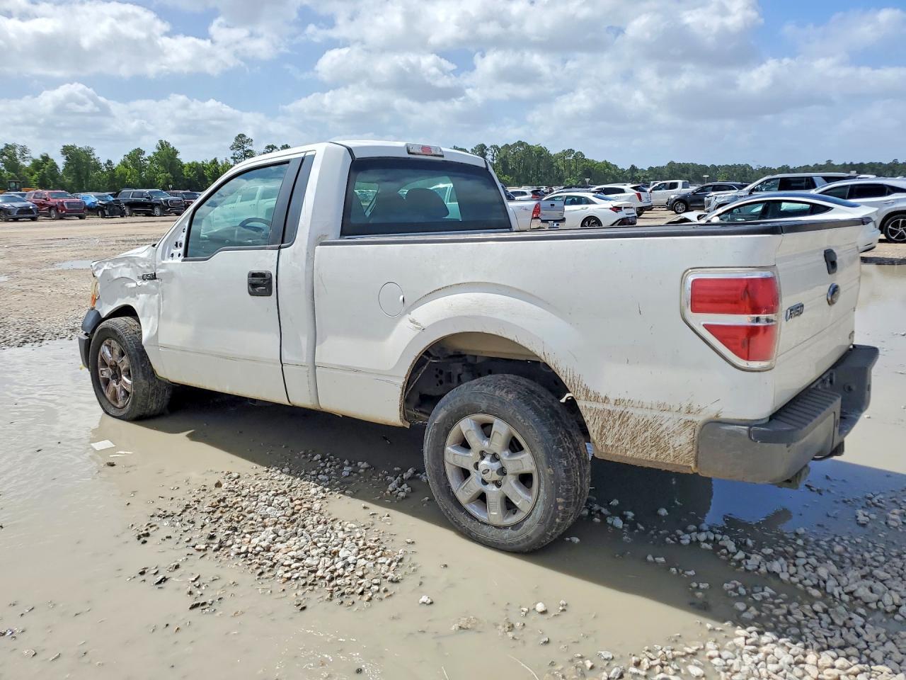2014 Ford F150 - Фото 2