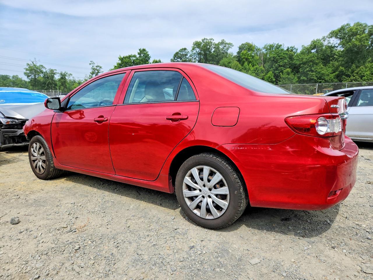 2013 Toyota Corolla L - Фото 2