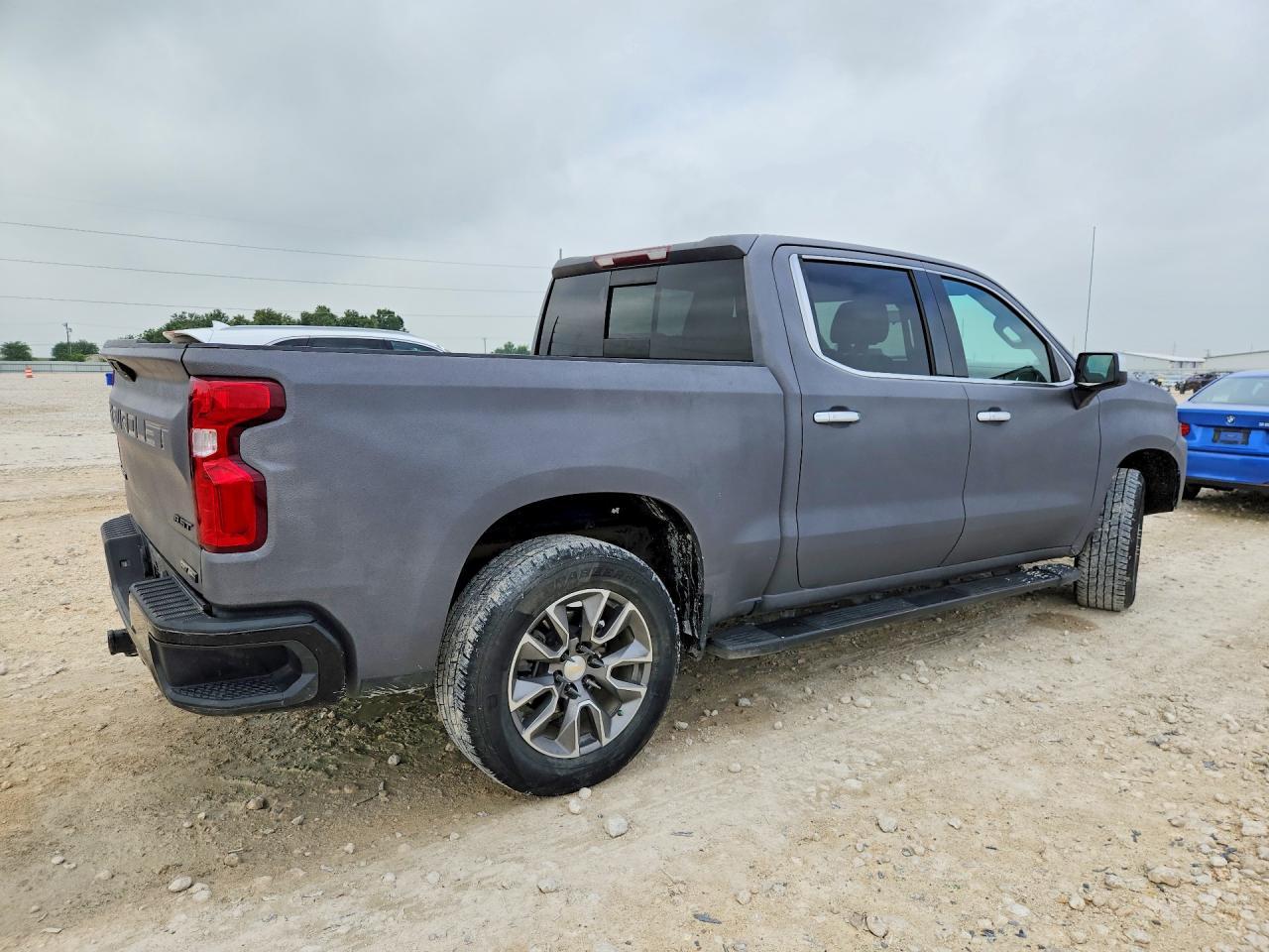 2019 Chevrolet Silverado K1500 Rst - Image 3