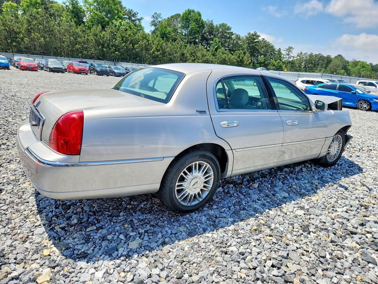 2008 Lincoln Town Car Signature Limited - Фото 3